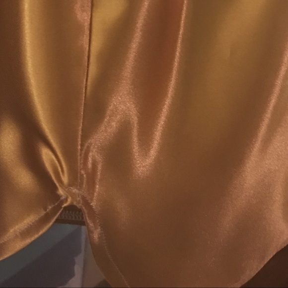 Lingerie - Picture 2 of 3